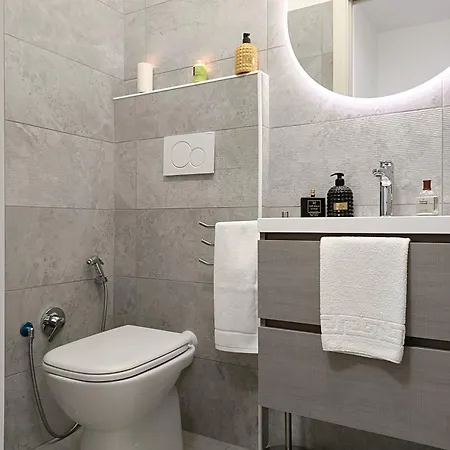 A Casa Di Gisa - Fiumicino Airport Апартаменты *